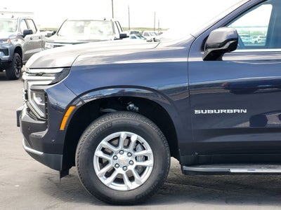 2025 Chevrolet Suburban LT