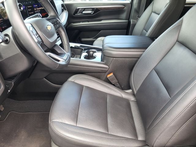 2025 Chevrolet Suburban LT