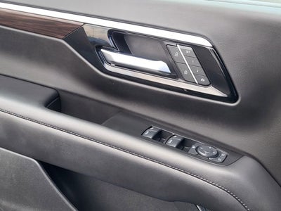 2025 Chevrolet Suburban LT