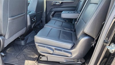 2025 Chevrolet Suburban LT