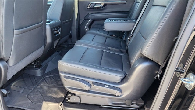 2025 Chevrolet Suburban LT