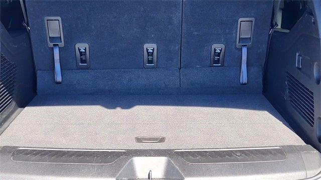 2025 Chevrolet Suburban LT