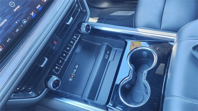 2025 Chevrolet Suburban LT