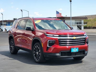 2025 Chevrolet Traverse LT